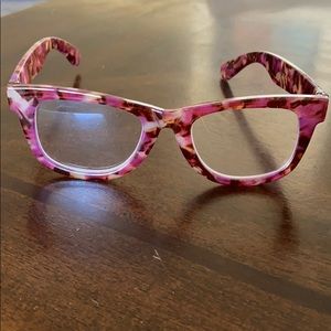 Betsy Johnson 1.50 readers